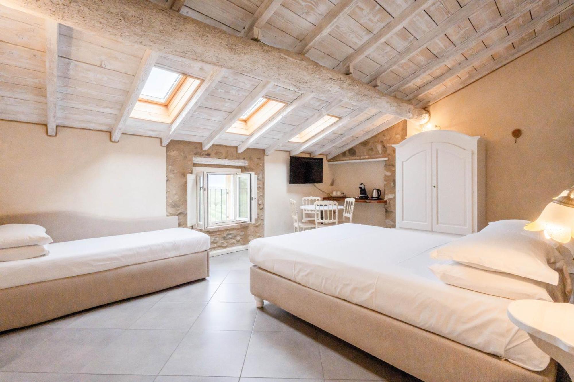 Bed and Breakfast Casal Del Pigno Пескьера-дель-Гарда Экстерьер фото