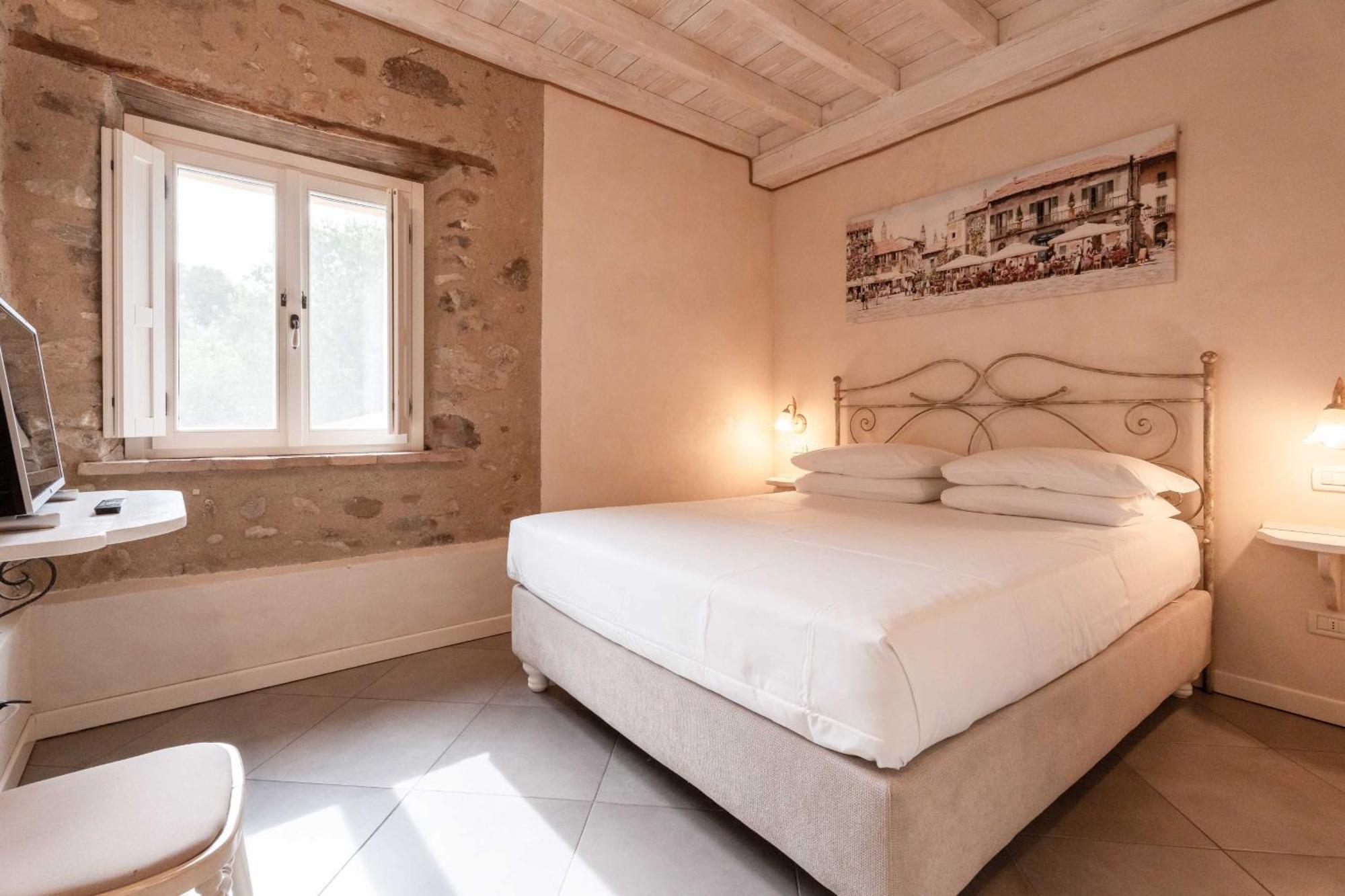 Bed and Breakfast Casal Del Pigno Пескьера-дель-Гарда Экстерьер фото